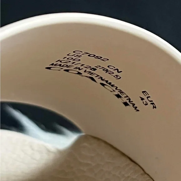 C7092 - Coach Signature Pool Slide - Picture 7 of 10